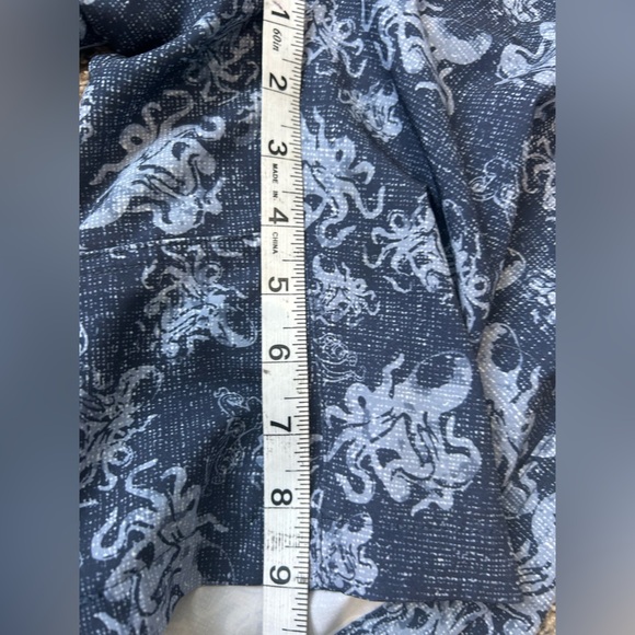 Sperry Men’s Hybrid Golf Shorts Octopus Pattern size 28 - Picture 7 of 8